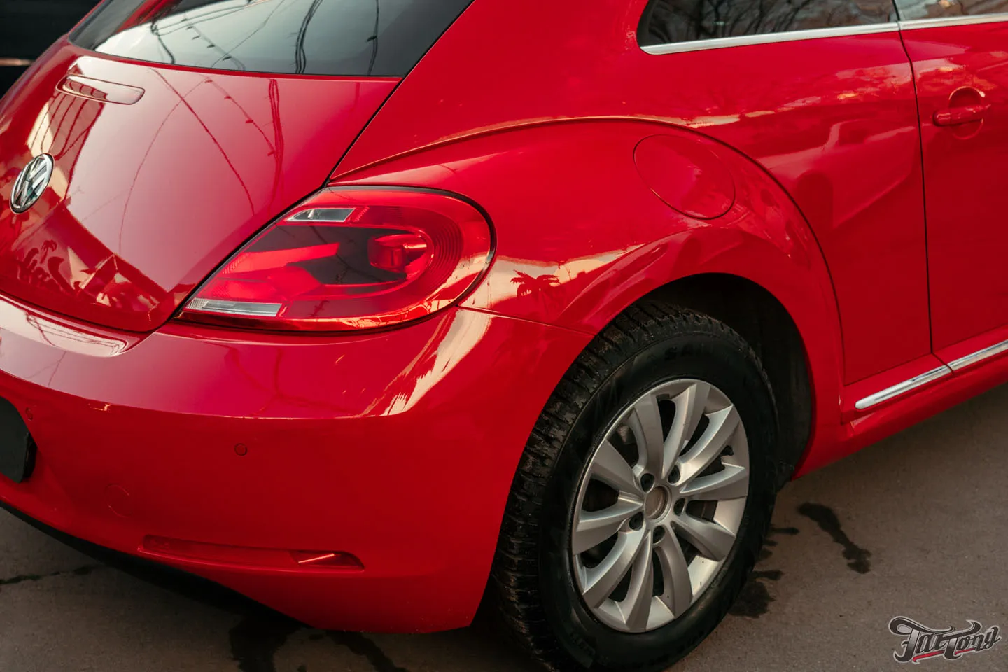 Кузовной ремонт Volkswagen Beetle. Как происходит подбор красного цвета?